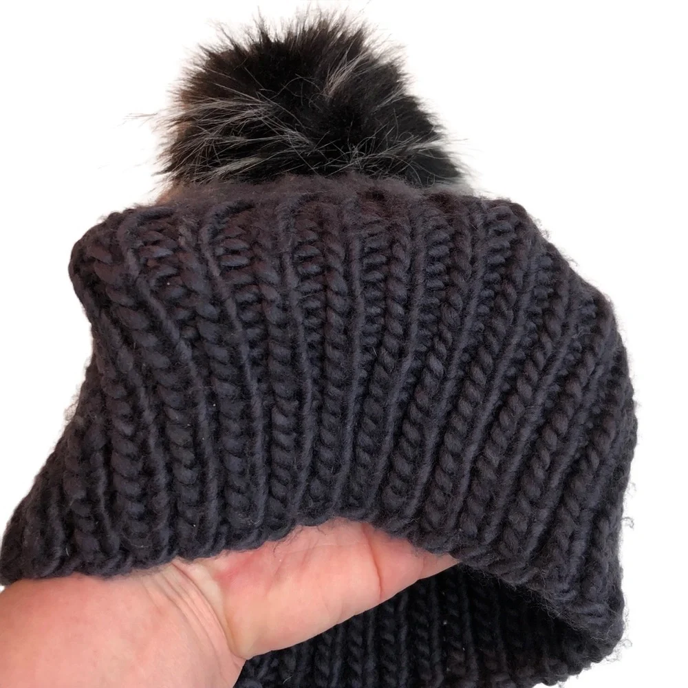 Chunky Knit Beanie‎ with Removable Oversized Pom-Pom